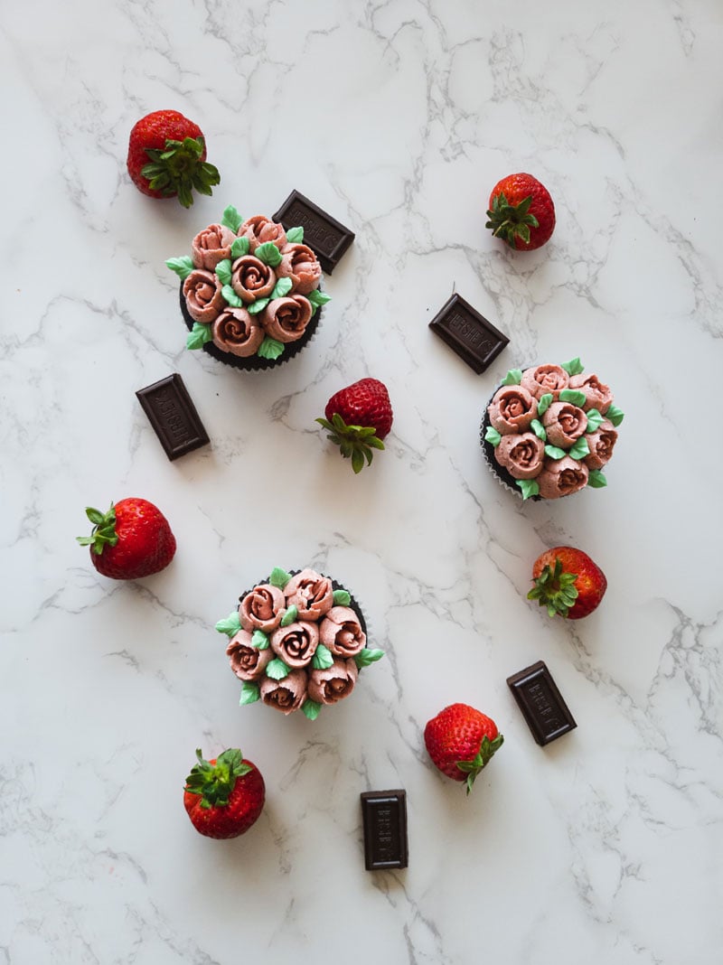 Chocolate-covered-strawberry-v4_web