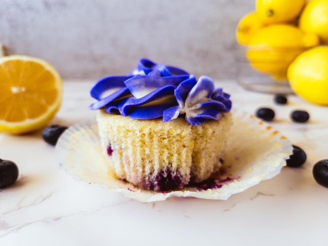 lemon-blueberry-cupcakes-2-1068x800